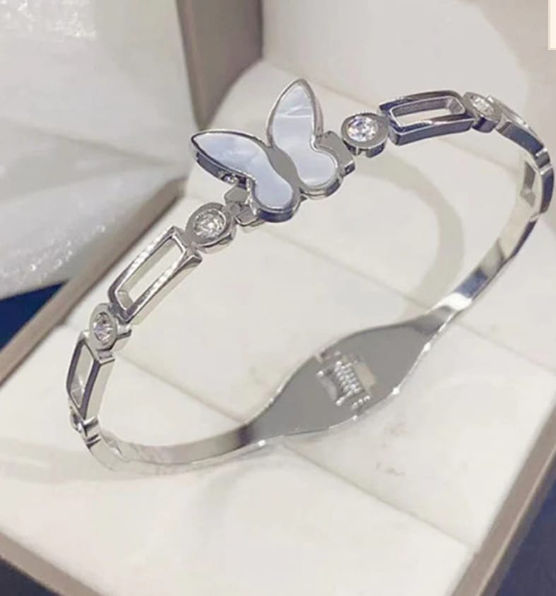 Sliver plated Butterfly inspired Mother of pearls contemporary Anti-tarnished bracelet