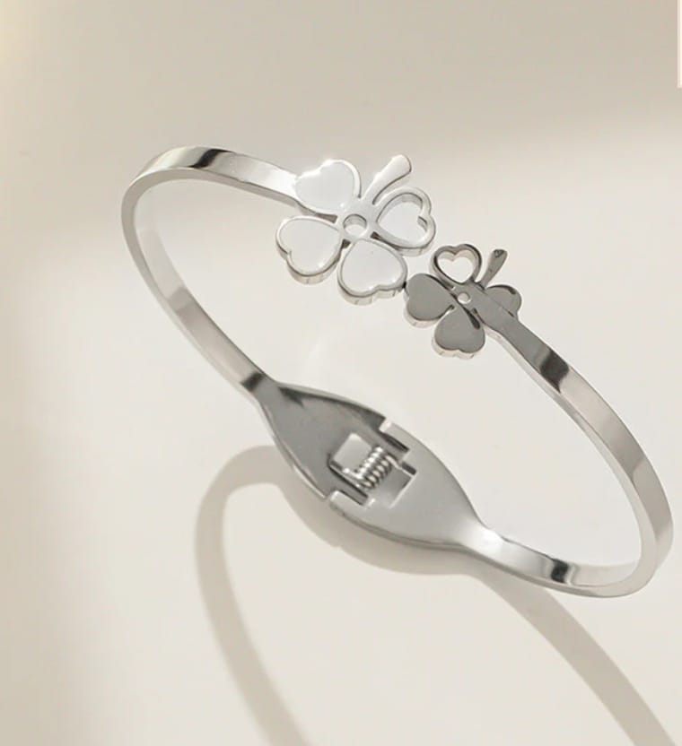 Silver plated Mother of pearls Dual Flower Openable Floral Anti-tarnished bracelet