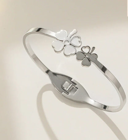 Silver plated Mother of pearls Dual Flower Openable Floral Anti-tarnished bracelet