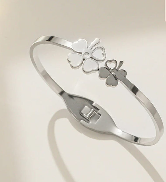 Silver plated Mother of pearls Dual Flower Openable Floral Anti-tarnished bracelet