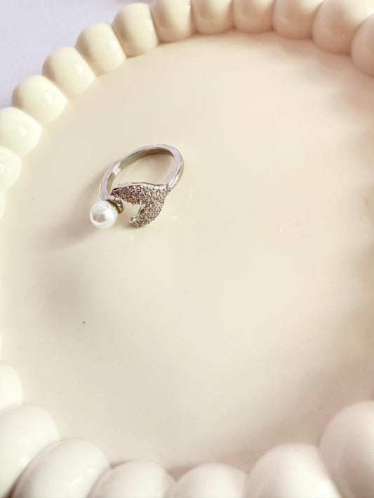 Adjustable pearl Ring