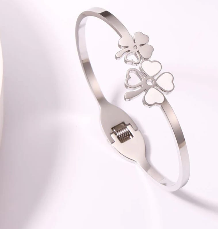 Silver plated Mother of pearls Dual Flower Openable Floral Anti-tarnished bracelet