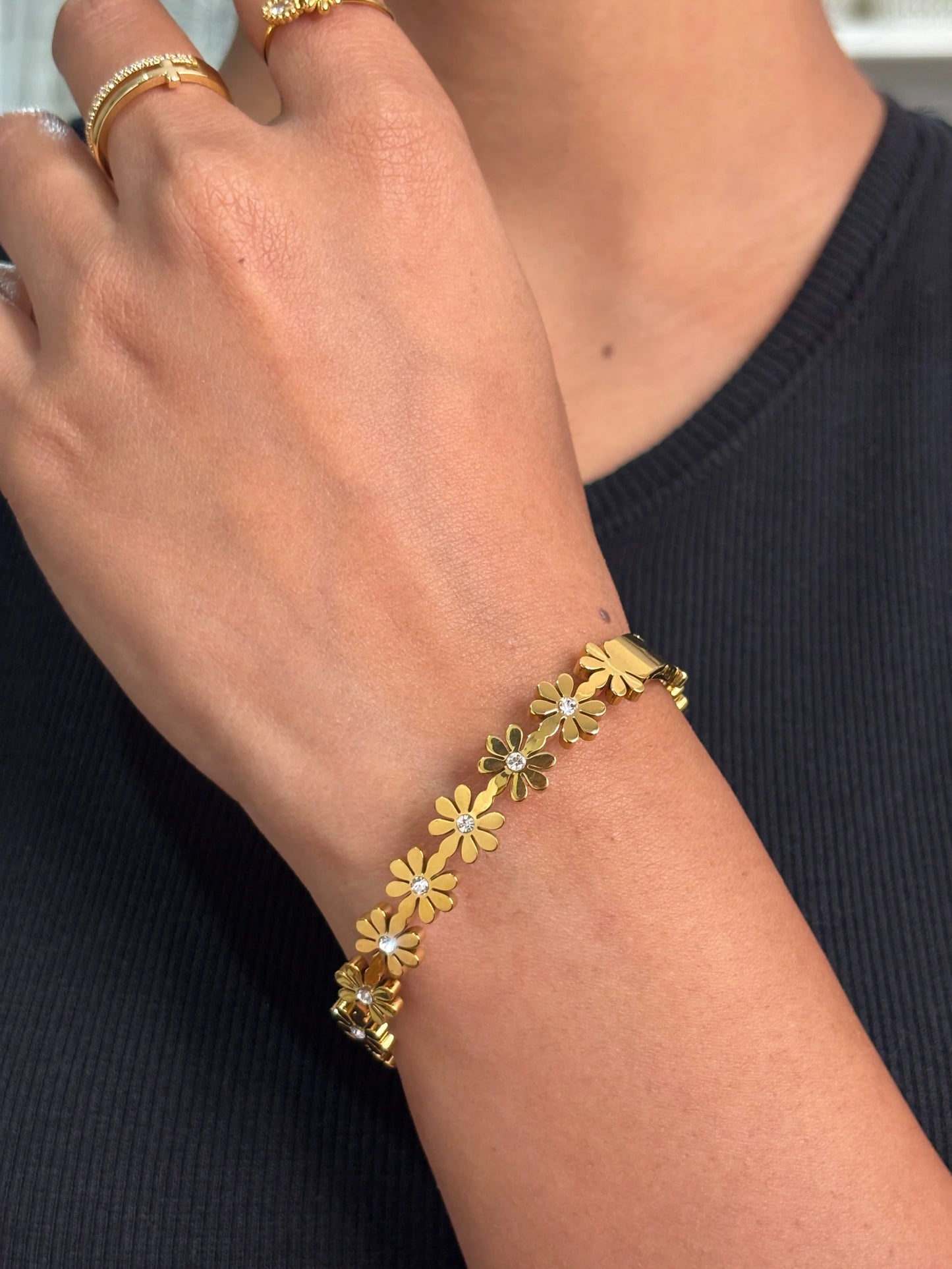 Sparkling Daisy Flower Bracelet