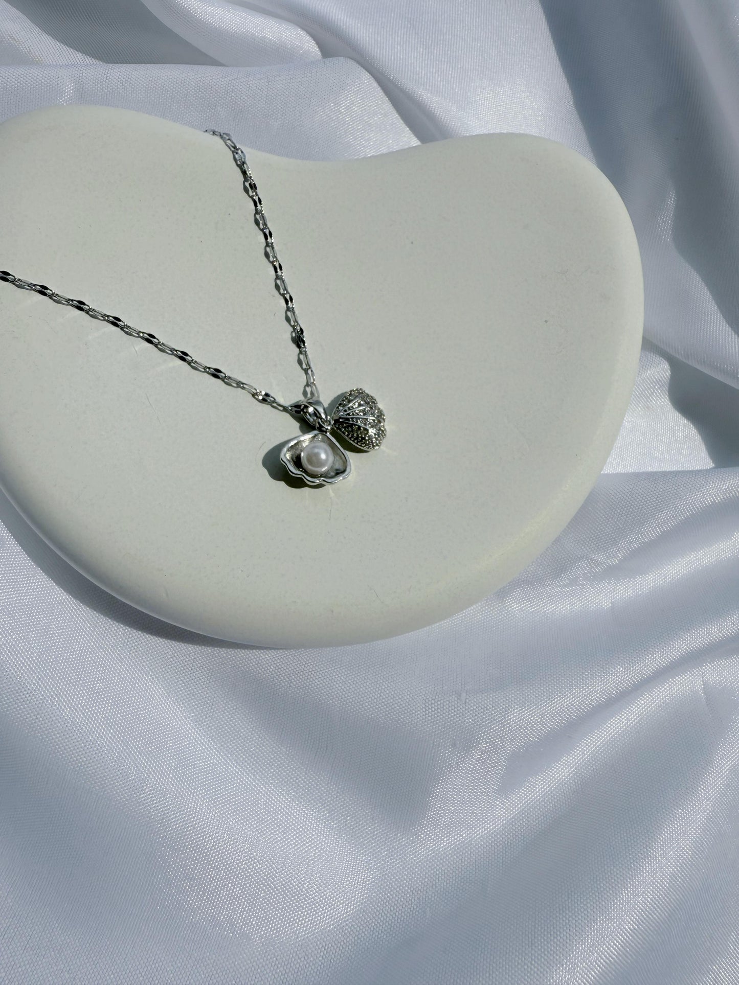 Shell Necklace with Pearl