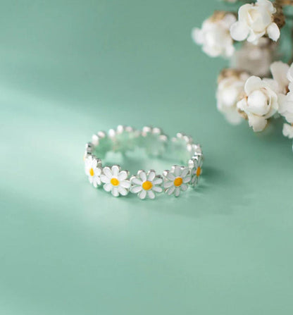 Daisy Bloom Adjustable Ring