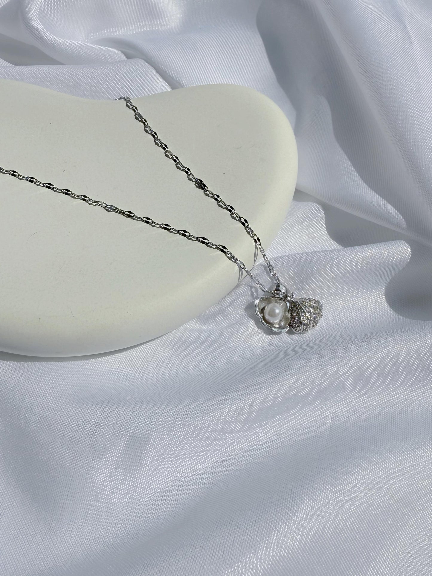 Shell Necklace with Pearl