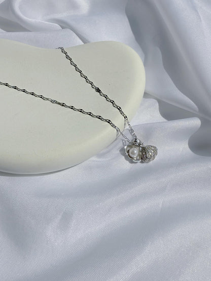 Shell Necklace with Pearl