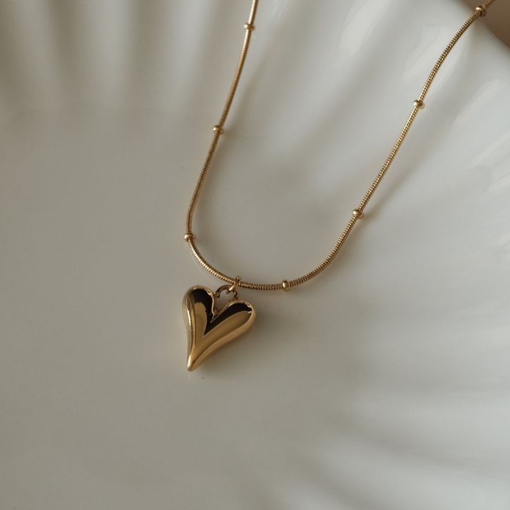 Gold heart necklace