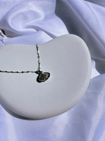 Shell Necklace with Pearl